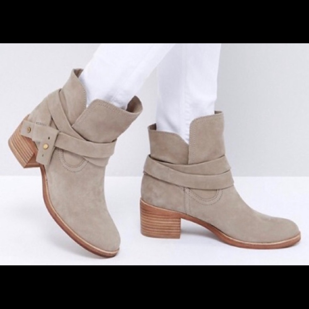 NWB Ugg Elora light brown suede boots Sz 9
